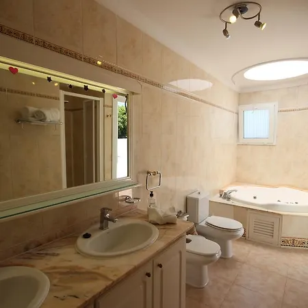 Prázdninový dům Sunrises *