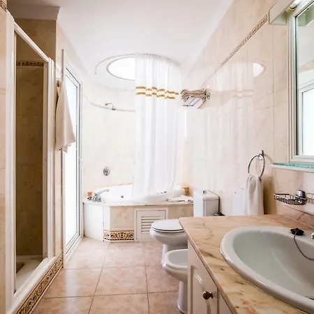 Prázdninový dům Sunrises *